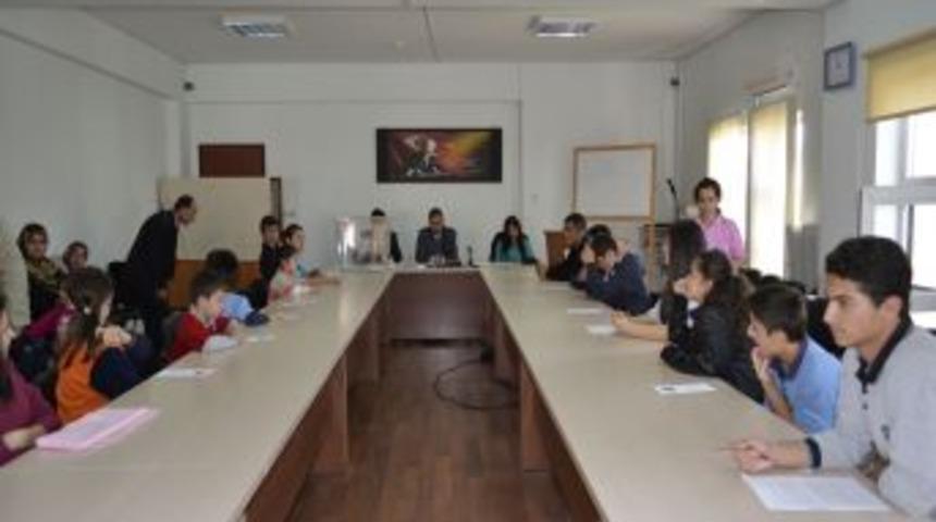 &Ouml;ğrenciler Meclis Başkanlığı Se&ccedil;imini Yaptı