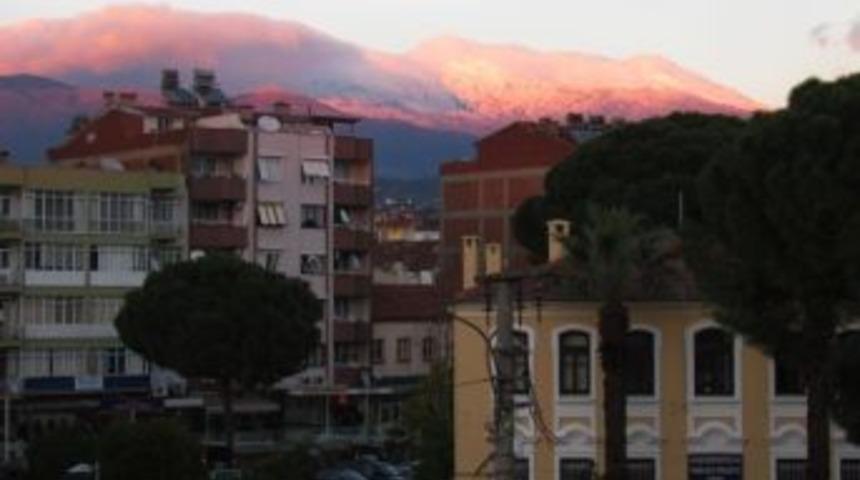 Bozdağ&rsquo;a Yılın İlk Karı D&uuml;şt&uuml;