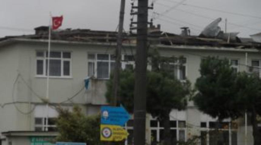Alaplı'da Fırtına Zarar Verdi