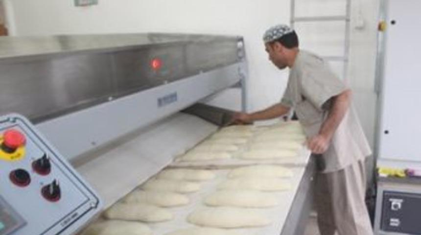 K&uuml;rekle ekmek hamuru atmak tarih oluyor