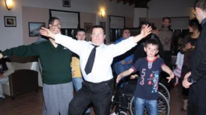 G&uuml;n Onların G&uuml;n&uuml;yd&uuml;