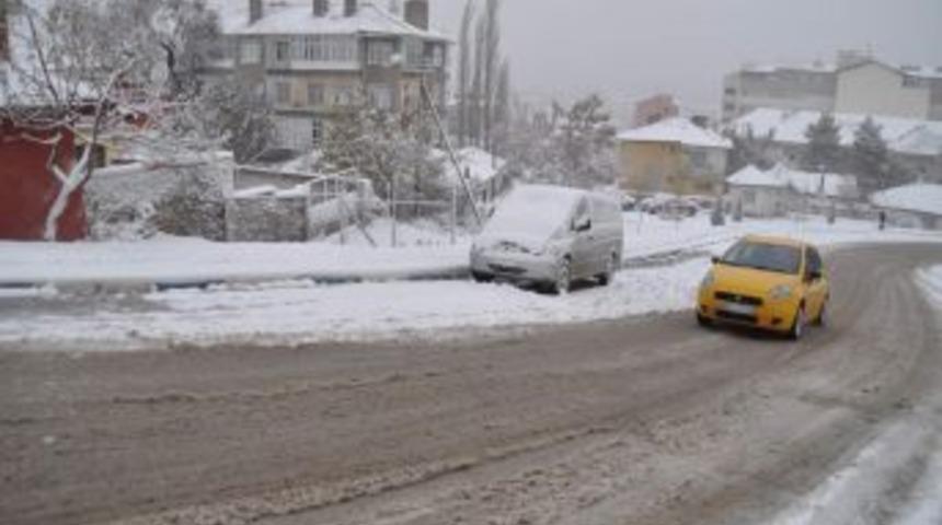 Yozgat G&uuml;ne Beyaz &Ouml;rt&uuml;yle Uyandı