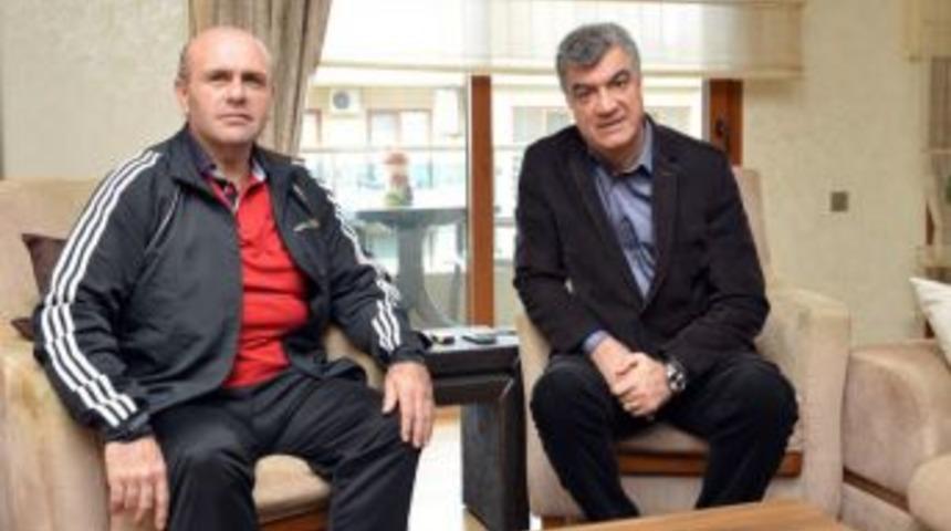 CHP İzmir İl Başkanı Engin'den Başkan Solak'a Ge&ccedil;miş Olsun Ziyareti