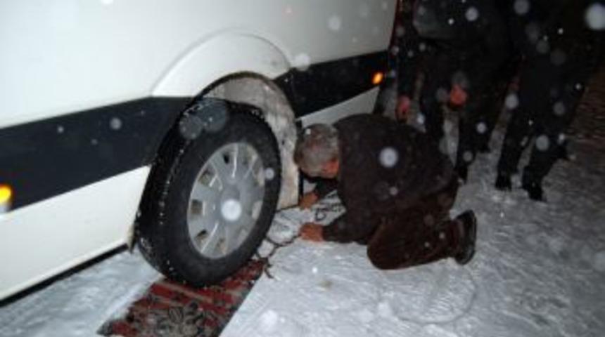 Püren Geçidinde Ulaşıma Kar Freni