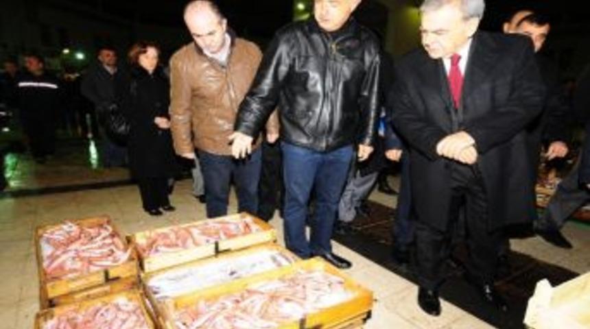 İzmir B&uuml;y&uuml;kşehir Belediyesi'nde Şafak Mesaisi