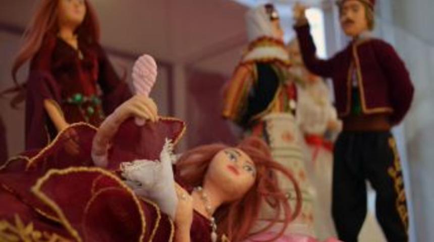 Maraşlı Bayanlar Geven Otunu Kullanarak M&uuml;kemmel Bebekler Yapıyor