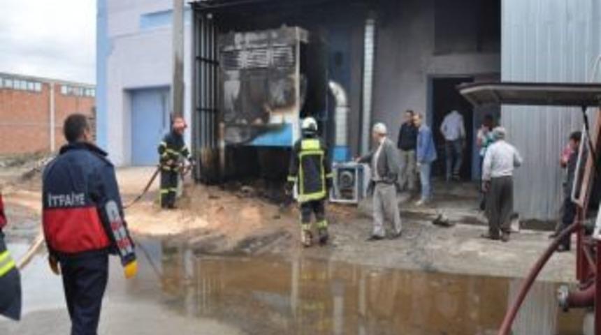 Sandalye Fabrikası Ve Evde &Ccedil;ıkan Yangın Korkuttu