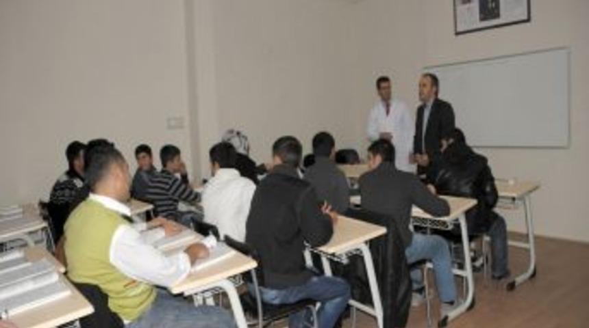 İnesmek Meslek Öğretiyor