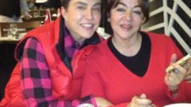 İzmir'de Kebap Yiyip Hasret Giderdiler