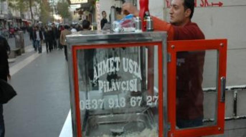 Vatandaşlar Ucuz Pilav Ve Tavuğa Rağbet Gösteriyor