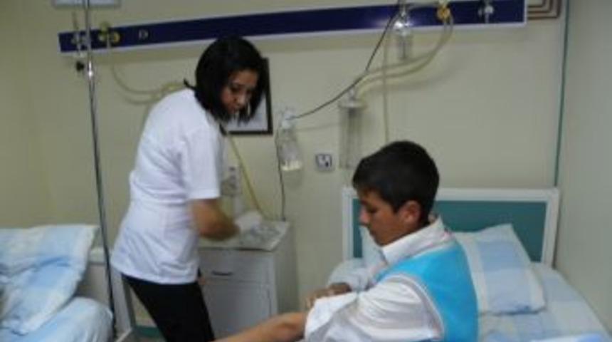 Taşımalı Ilk&ouml;ğretim &Ouml;ğrencileri Kaza Ge&ccedil;irdi: 8 Yaralı