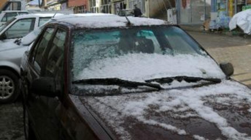 &Ccedil;elikhan&rsquo;a Mevsimin İlk Karı D&uuml;şt&uuml;