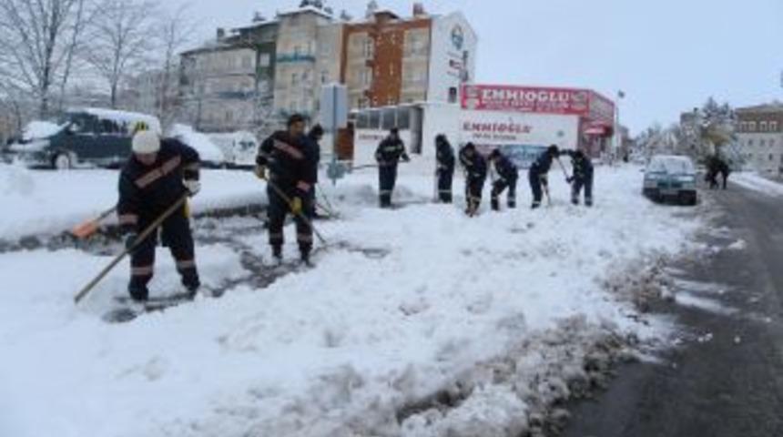 Develi'de Kar Kalınlığı 30 Santimetreye Ulaştı