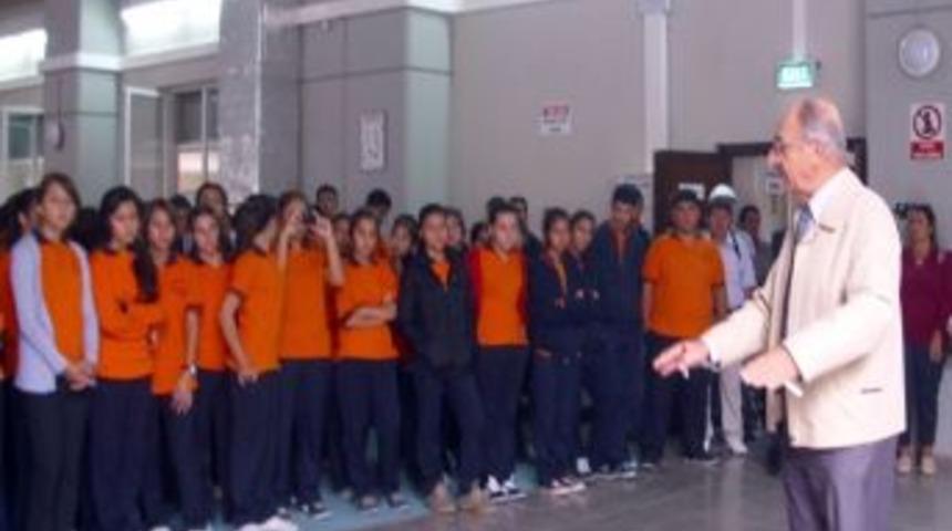 &Ouml;ğrenciler Barajda