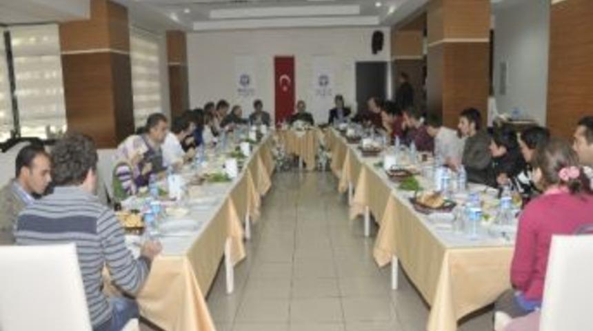 Rekt&ouml;r &Ccedil;apoğlu Engelli &Uuml;niversitelilerle Buluştu