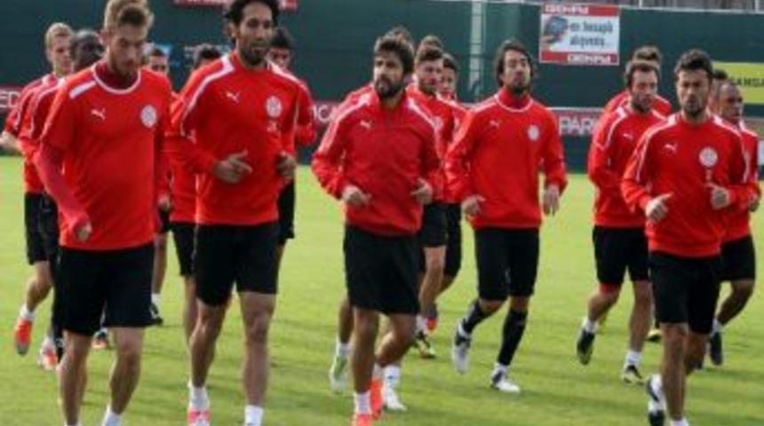 Mehmet &Ouml;zdilek 3 Haftada 9 Puan Hedefliyor