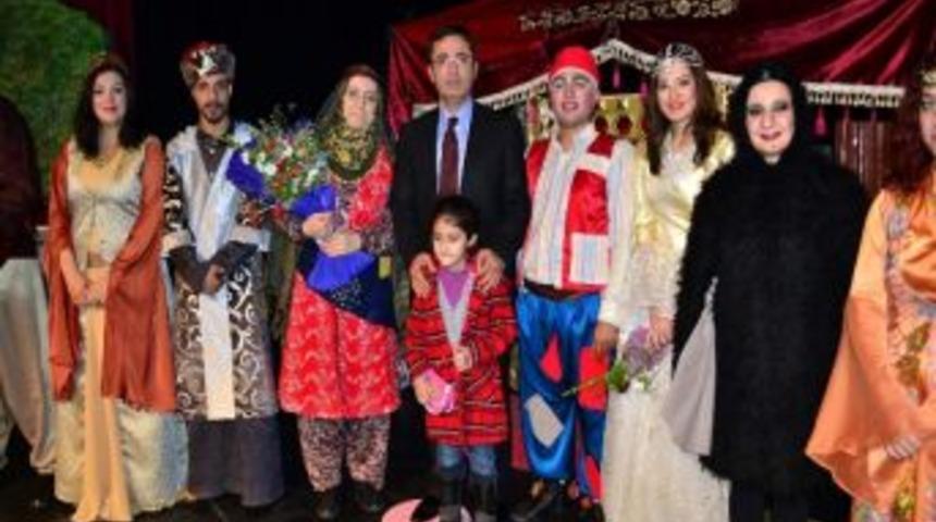 "keloğlan Keleşoğlan" Oyunu Sahnelendi