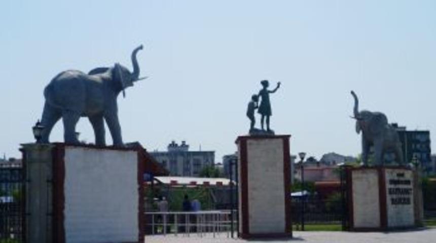 Hayvanat Bah&ccedil;esi'ni 3 Senede 495 Bin 199 Kişi Ziyaret Etti