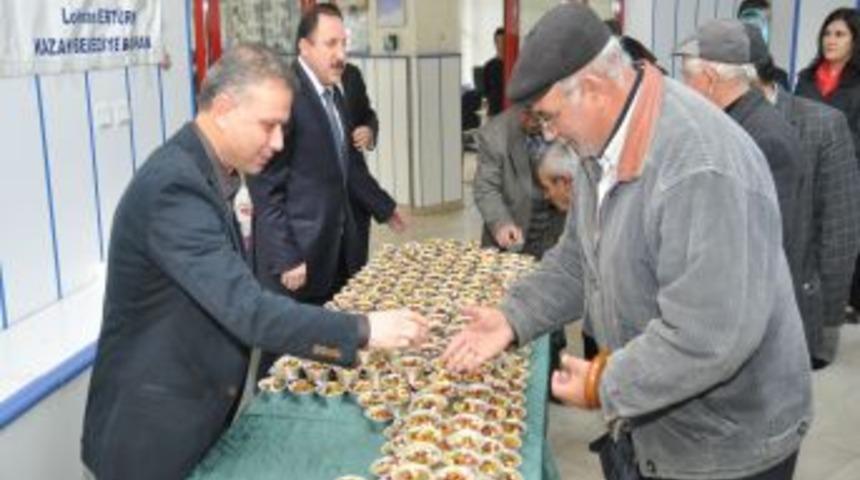 Kazan Belediyesi Vatandaşlara Aşure Dağıttı