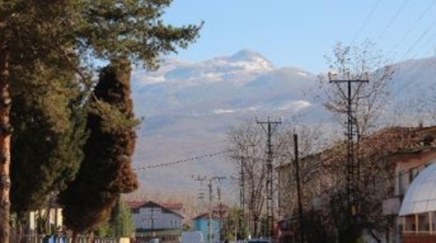 Sakarya'da Yılın İlk Karı Keremali&rsquo;ye Yağdı