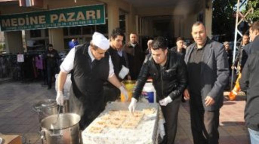 Nazillili 100 Esnaftan 2 Bin Kişilik Aşure İkramı