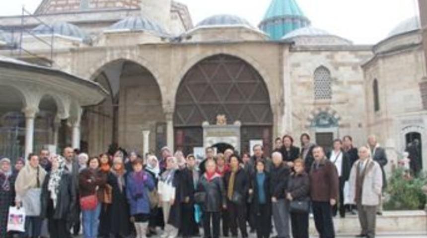 Bakırk&ouml;yl&uuml;ler, Mevlana&rsquo;yı Konya&rsquo;da andı