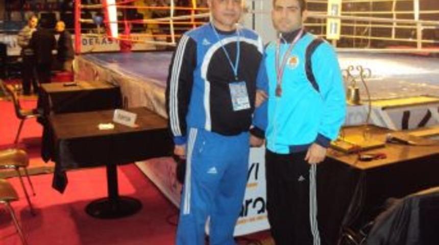 Adanalı sporcu Erdal Keyf T&uuml;rkiye 3. oldu