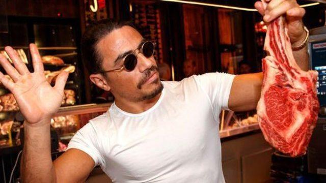 Nusret yeni tarzıyla olay oldu!