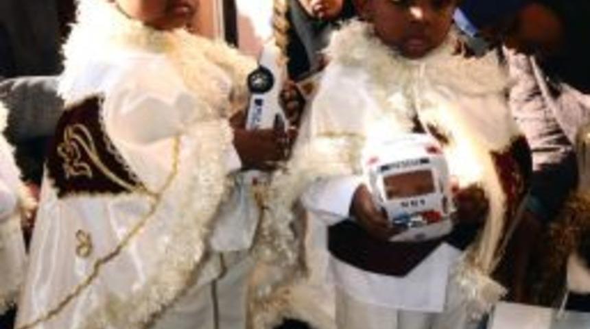 Somalili Sığınmacılar Sağlık Taramasından Ge&ccedil;irildi