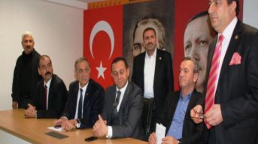 'Zabıtalar Başkanın Talimatıyla AK Partili Meclis &Uuml;yelerini Tartakladı'