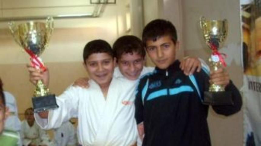 Gaziantepli Judocular 7 Aralık Kurtuluş Kupası&rsquo;nda 9 Madalya Kazandı