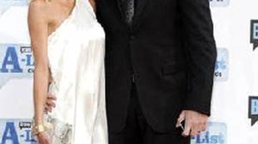 &Uuml;NL&Uuml;LERİN İLGİN&Ccedil; EVLENME TEKLİFLERİ