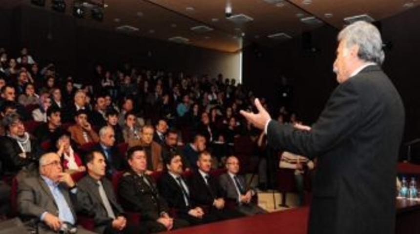 Fahri Işık Cb&uuml;&rsquo;de Konferans Verdi