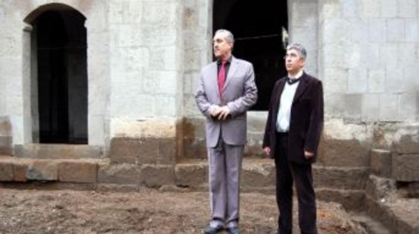 Bitlis Ulu Camii Restorasyonu Durduruldu