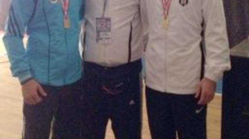 Trabzonlu Boks&ouml;rler T&uuml;rkiye Ferdi Boks Şampiyonası&rsquo;ndan Altınla D&ouml;nd&uuml;