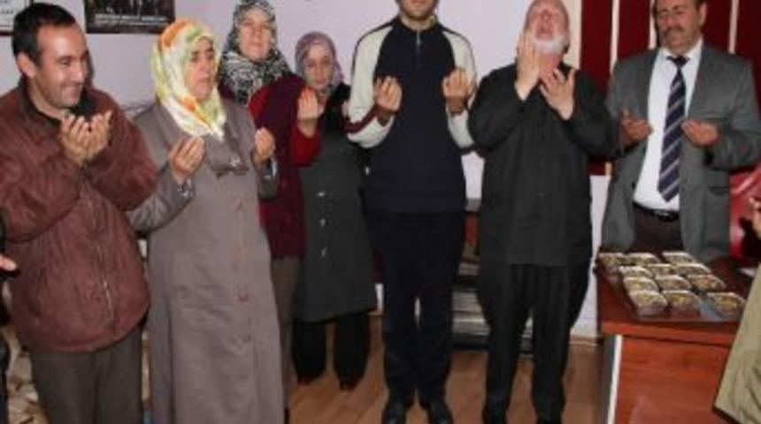 G&ouml;rbir Aşure Dağıttı