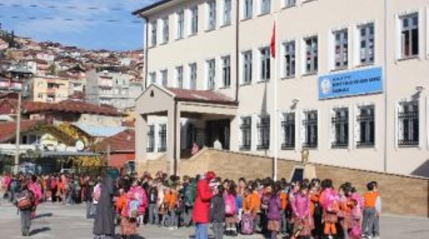 Eşofmanla Ders Anlattılar