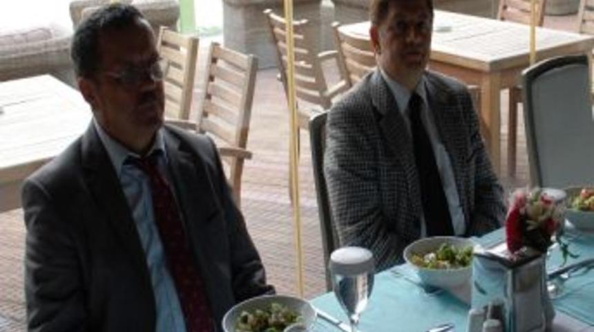 Kuran Kursu &Ouml;ğretmenlerine Yemek