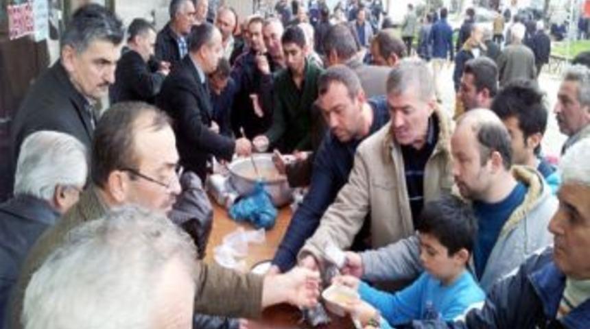 Ak&ccedil;akoca M&uuml;ft&uuml;l&uuml;ğ&uuml;nden Aşure İkramı