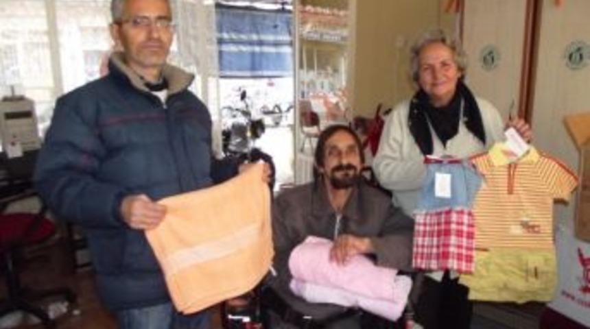 İhtiya&ccedil; Fazlası Havlu Ve İ&ccedil; &Ccedil;amaşırını Engellilere Teslim Etti