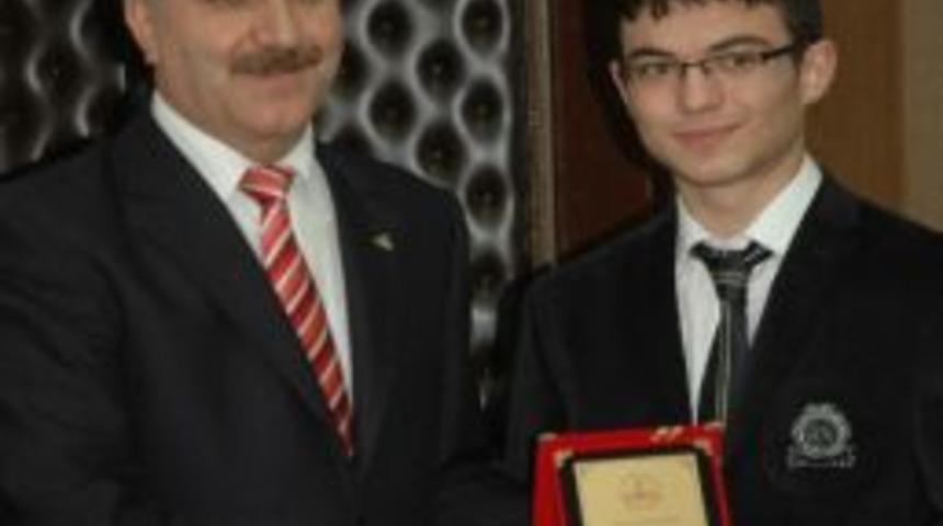 Şehzadeli &Ouml;ğrencilerden Vali Daş&ouml;z&rsquo;e Ve Altınsoy&rsquo;a Ziyaret