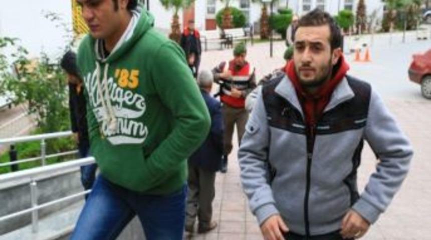 Milas'ta Savaştan Ka&ccedil;an 6 Filistinli Yakalandı