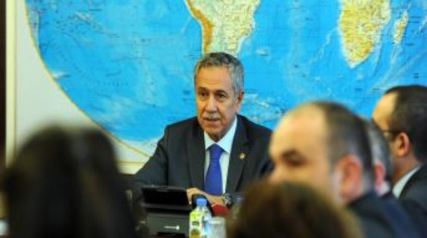 B&uuml;lent Arın&ccedil;, Balkan &Uuml;lkelerinden Gelen Gazetecileri Kabul Etti