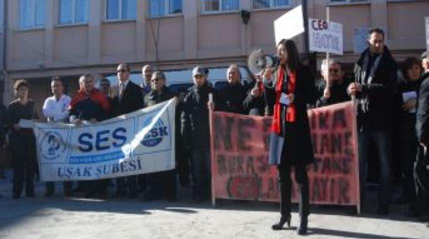 CHP Uşak'ta Kamu Hastaneler Birliği'ni Protesto Etti