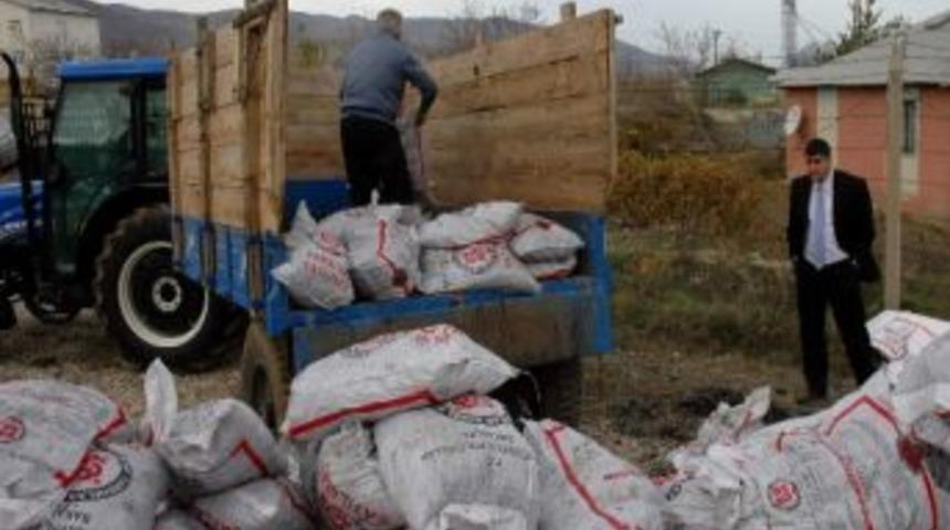 Akıncılar İl&ccedil;esinde İhtiya&ccedil; Sahibi 144 Aileye K&ouml;m&uuml;r Yardımı