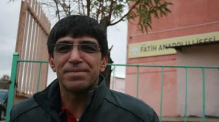 Eğitim-Sen &Uuml;yeleri Okullarında Sivilleşti