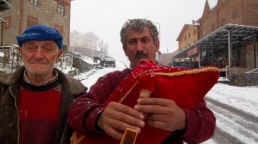 Ayder&rsquo;de Kar Tulum İle Karşılandı