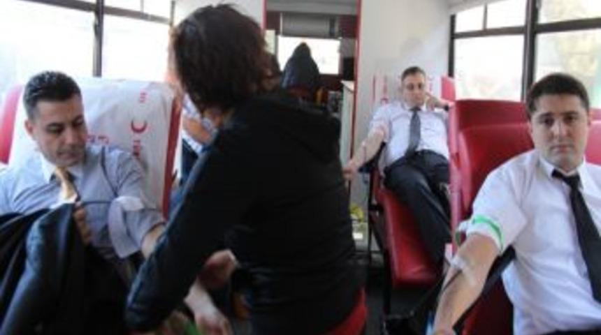 Ak Parti&rsquo;den Kan Bağışı Kampanyası