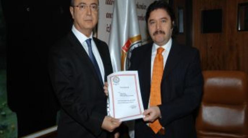 Dalaman Dış Hatlar Genel M&uuml;d&uuml;r&uuml; G&uuml;ven&ccedil;'e Teşekk&uuml;r Belgesi