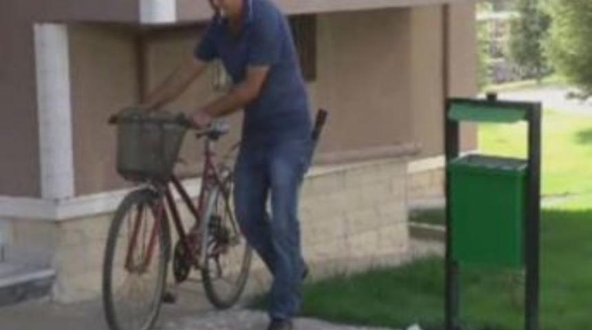 Polis G&uuml;nd&uuml;z Vakti Hırsız Oldu İhbar Eden Bile &Ccedil;ıkarmadı